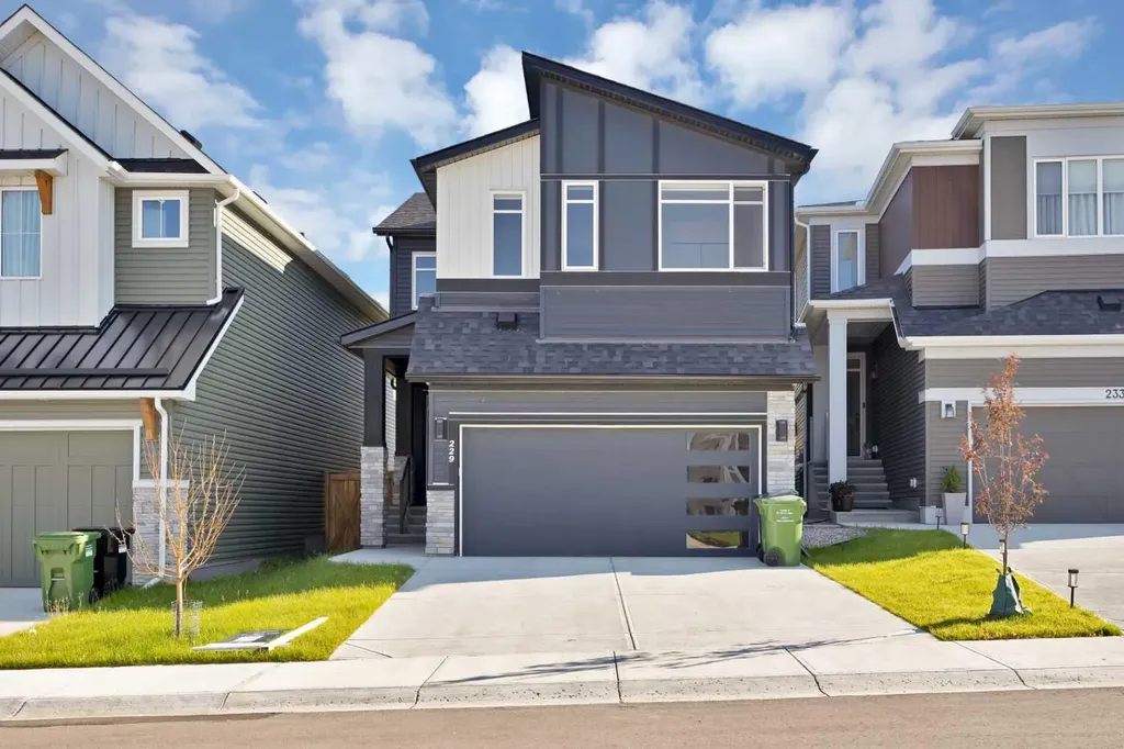 229 Calhoun Crescent NE Calgary AB T3P 2G1