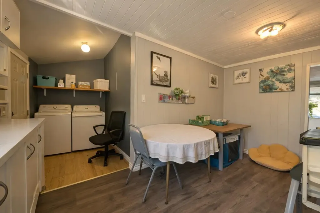519 Arena Avenue Trochu AB T0M2C0
