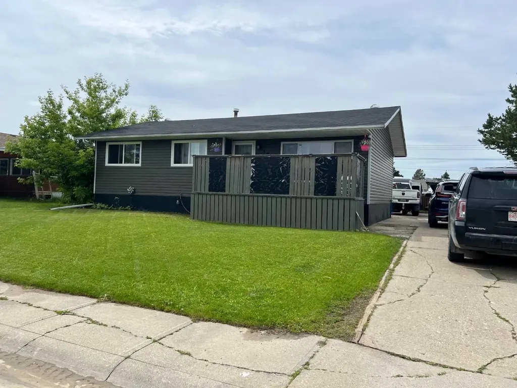 505 5 Avenue Fox Creek AB T0H 1P0