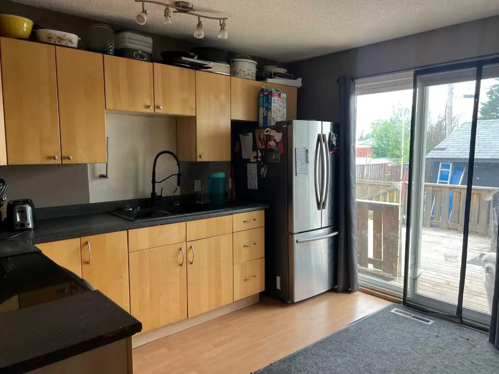 505 5 Avenue Fox Creek AB T0H 1P0
