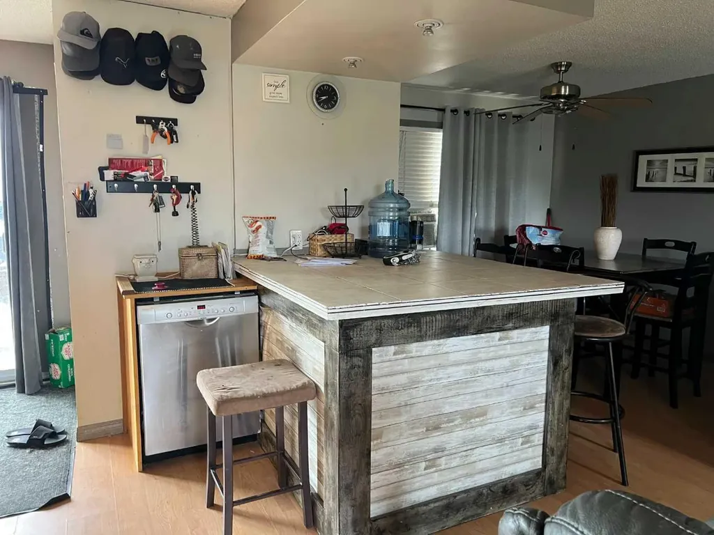 505 5 Avenue Fox Creek AB T0H 1P0