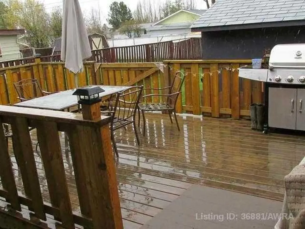 505 5 Avenue Fox Creek AB T0H 1P0