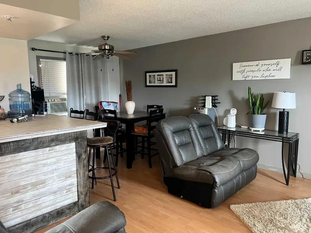 505 5 Avenue Fox Creek AB T0H 1P0