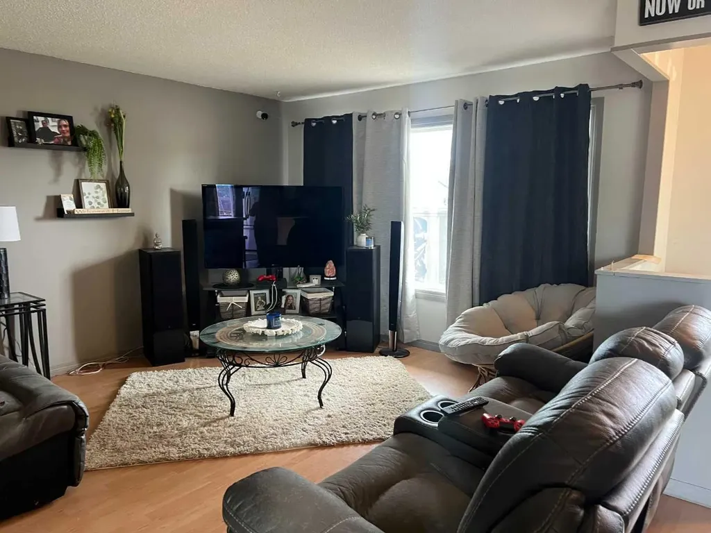 505 5 Avenue Fox Creek AB T0H 1P0