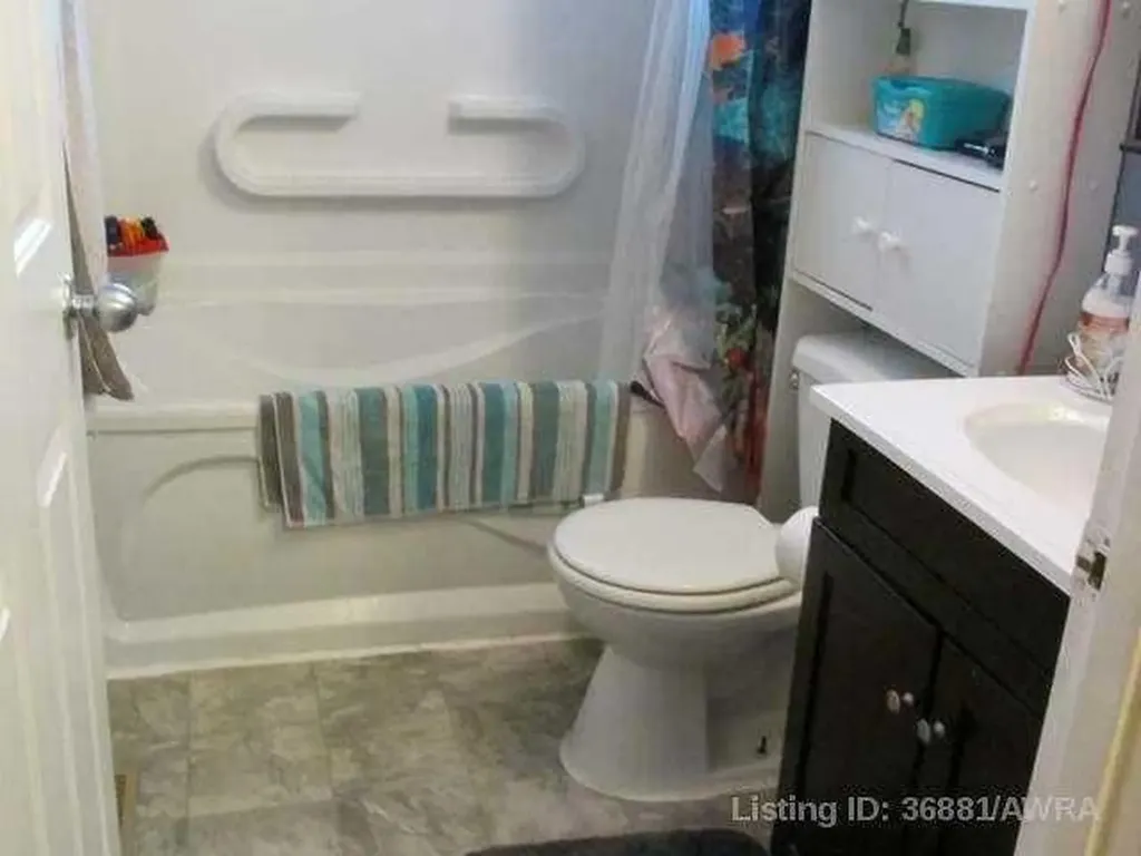 505 5 Avenue Fox Creek AB T0H 1P0
