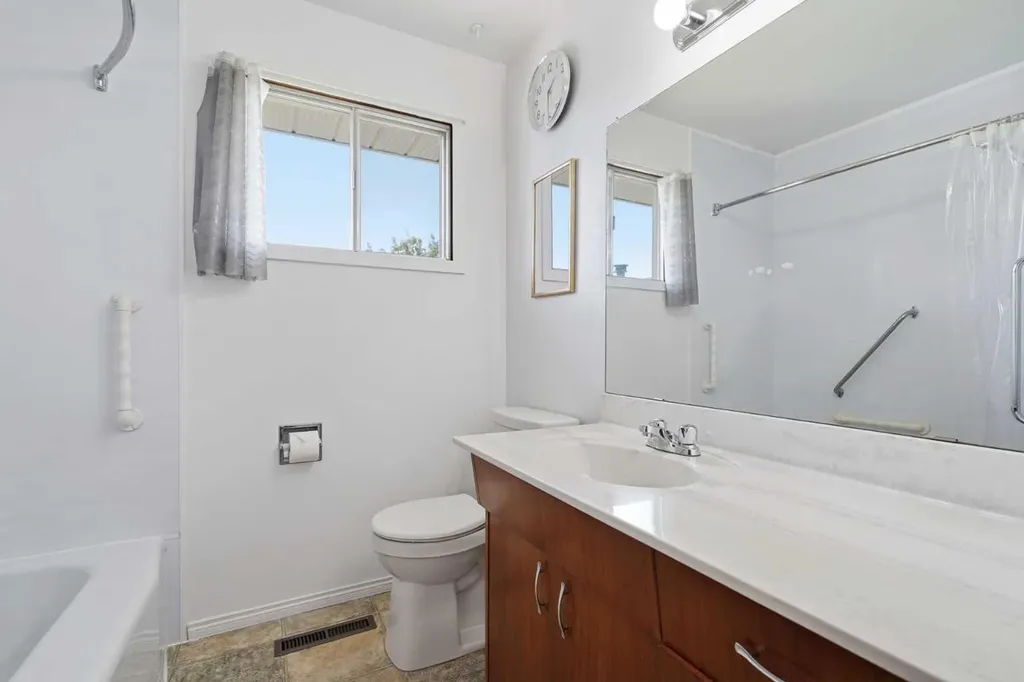 22 Fir Street Red Deer AB T4N4Y2