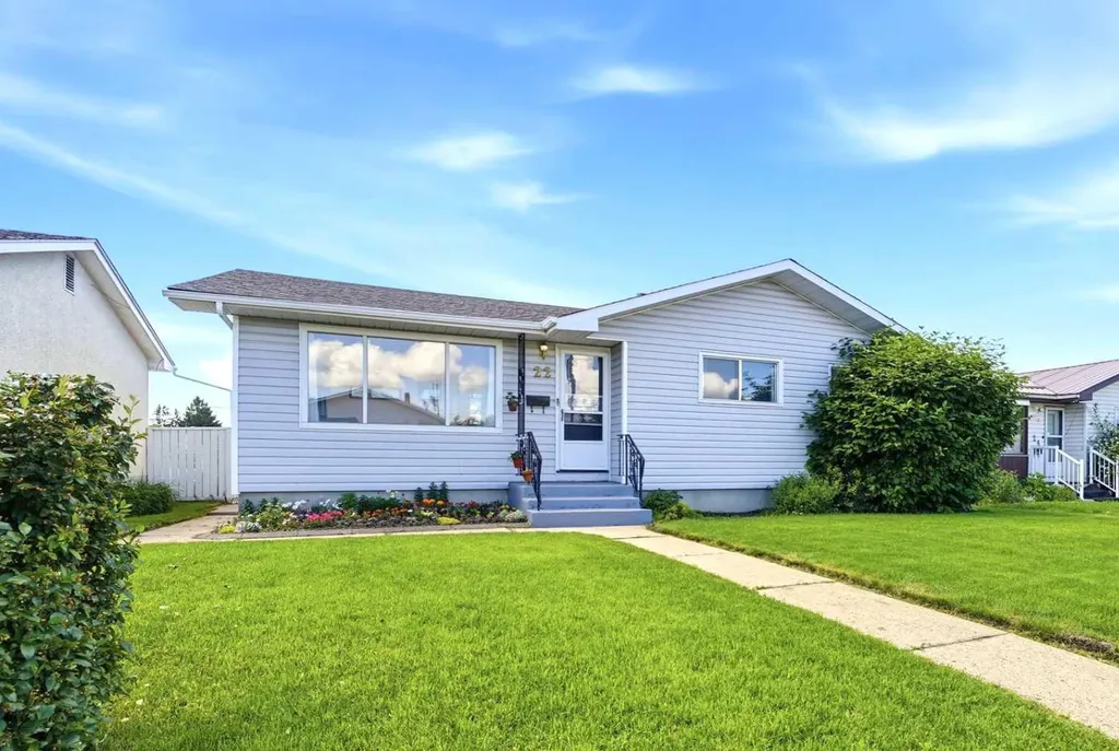 22 Fir Street Red Deer AB T4N4Y2