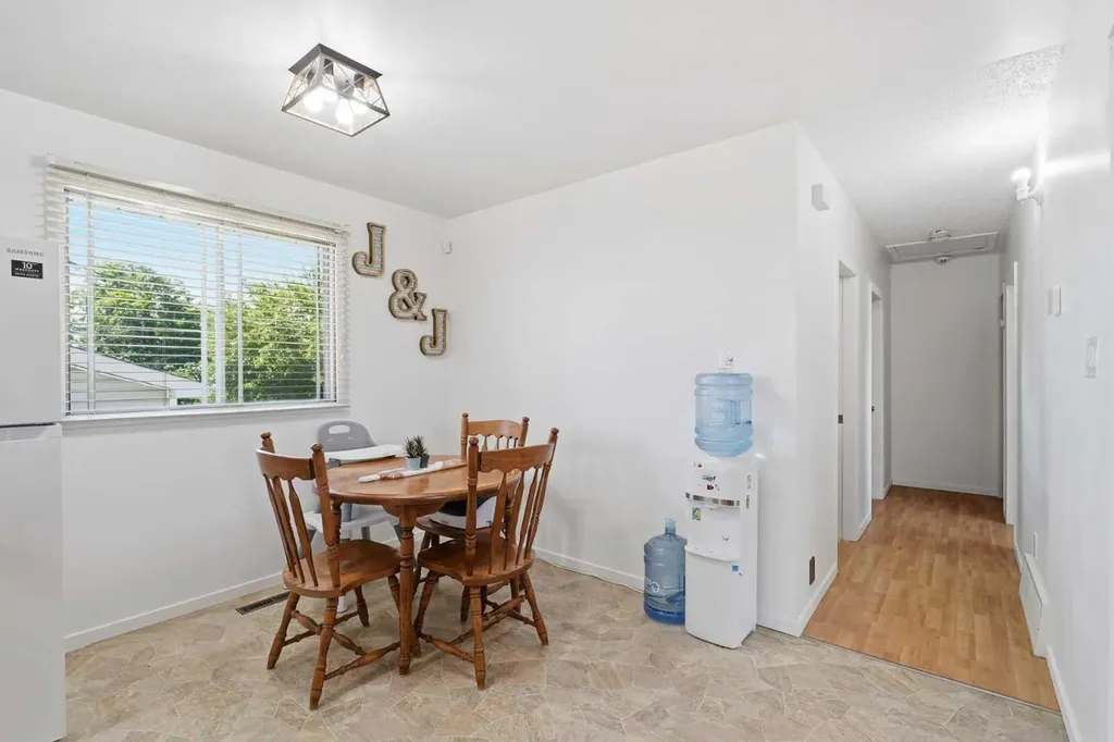 22 Fir Street Red Deer AB T4N4Y2