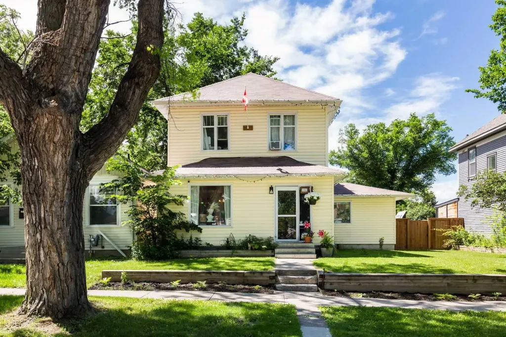 910 8 Street S Lethbridge AB T1J2K8