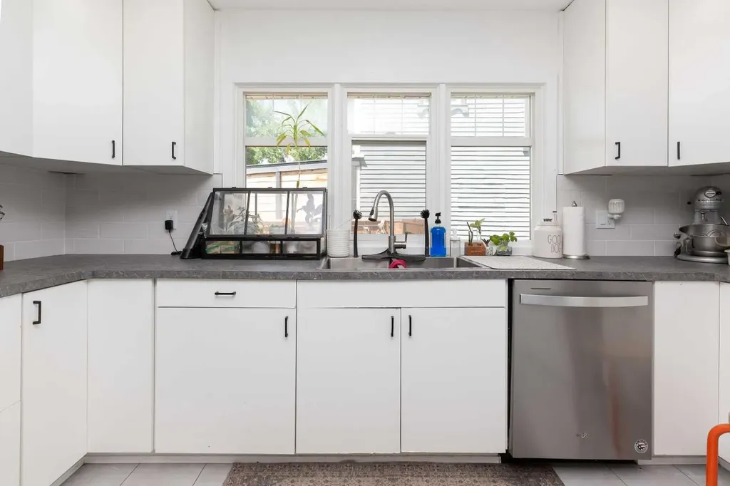 910 8 Street S Lethbridge AB T1J2K8