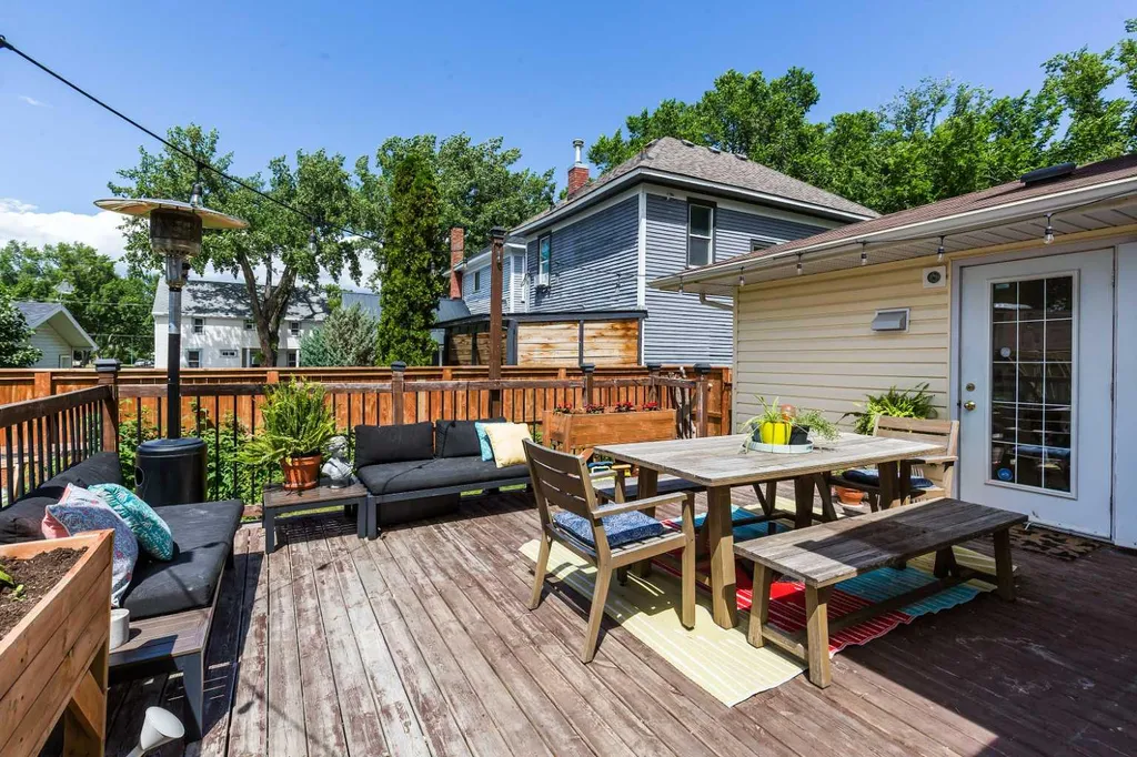 910 8 Street S Lethbridge AB T1J2K8