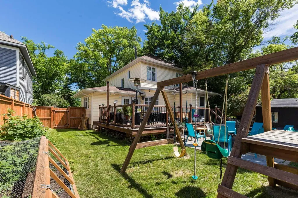 910 8 Street S Lethbridge AB T1J2K8