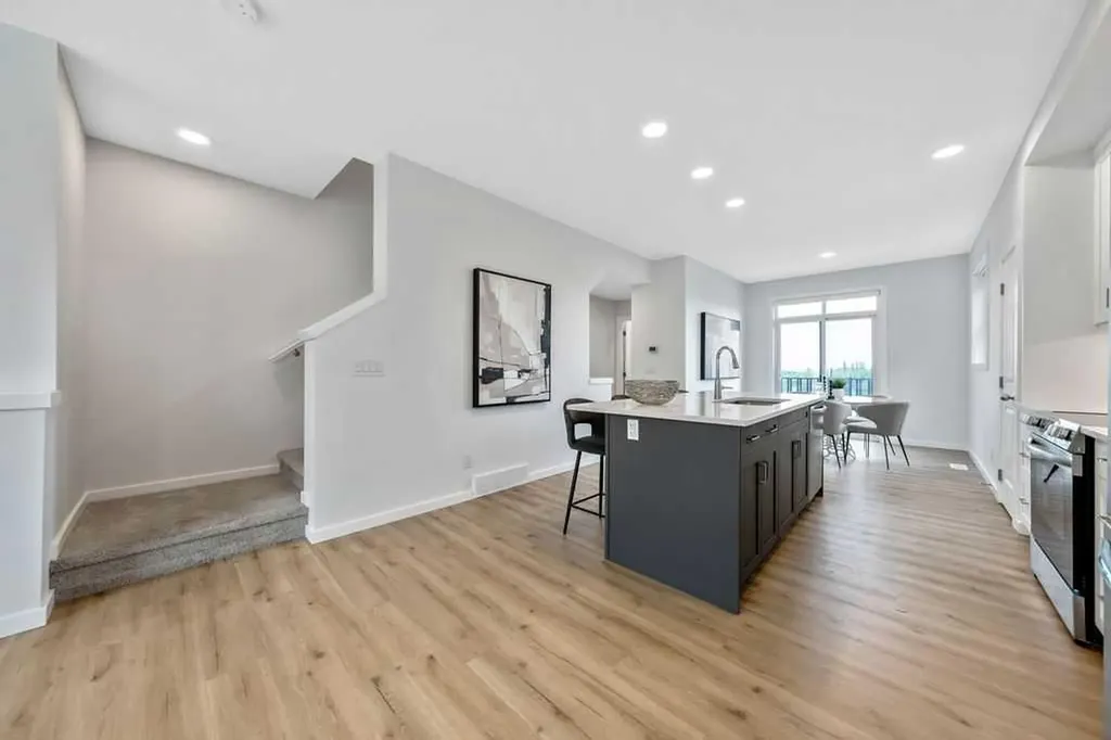86 Spring Willow Close SW Calgary AB T3H 6E8