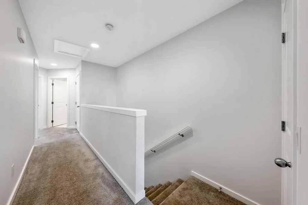 86 Spring Willow Close SW Calgary AB T3H 6E8