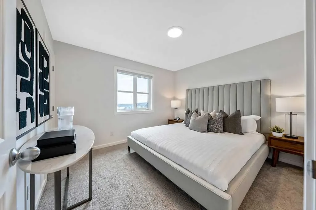 86 Spring Willow Close SW Calgary AB T3H 6E8