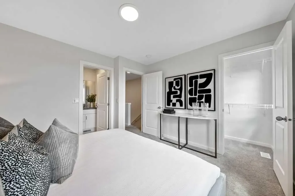86 Spring Willow Close SW Calgary AB T3H 6E8