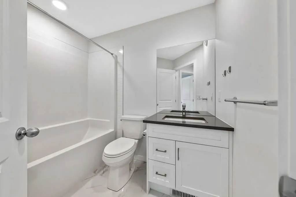 86 Spring Willow Close SW Calgary AB T3H 6E8