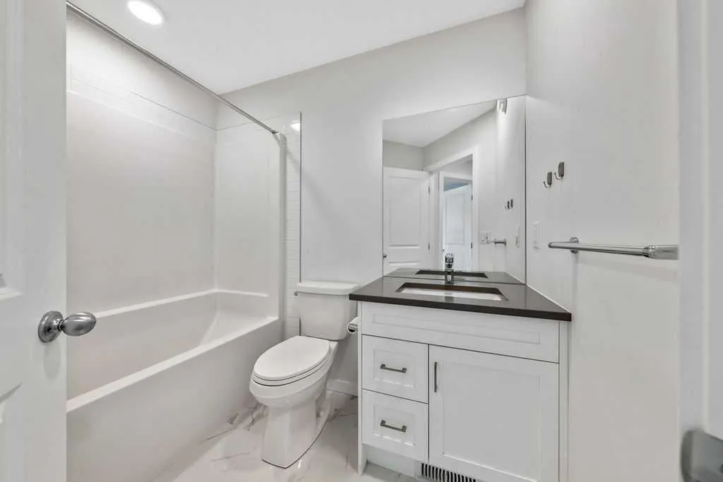 86 Spring Willow Close SW Calgary AB T3H 6E8