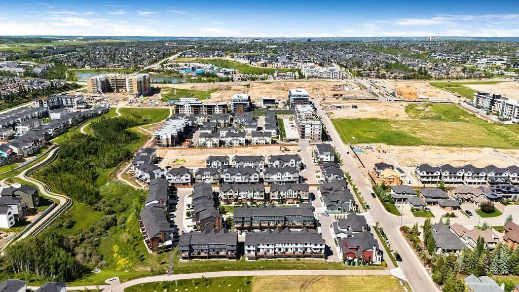 86 Spring Willow Close SW Calgary AB T3H 6E8