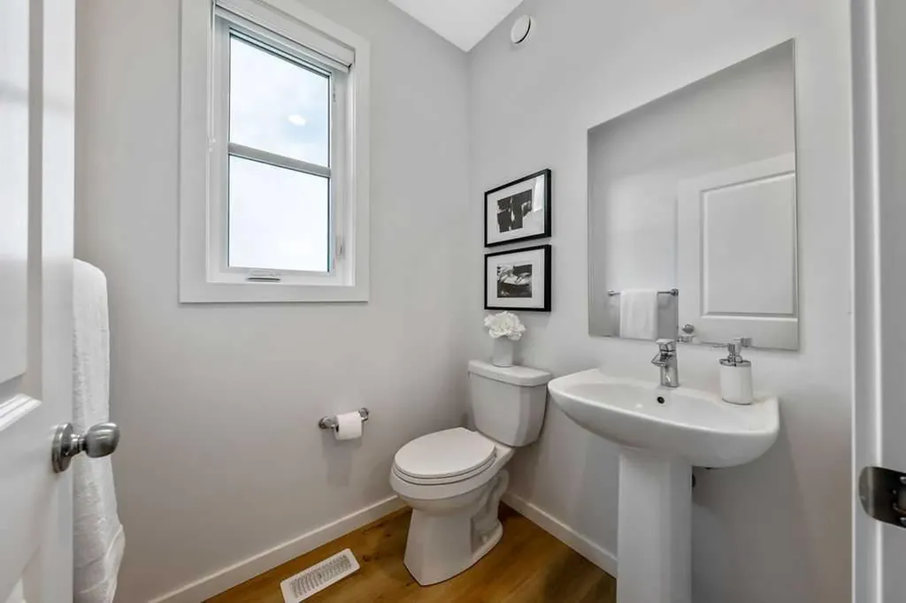 86 Spring Willow Close SW Calgary AB T3H 6E8