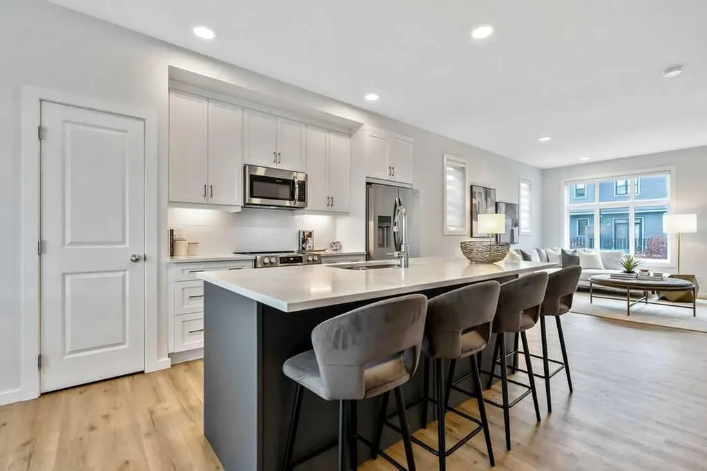 86 Spring Willow Close SW Calgary AB T3H 6E8