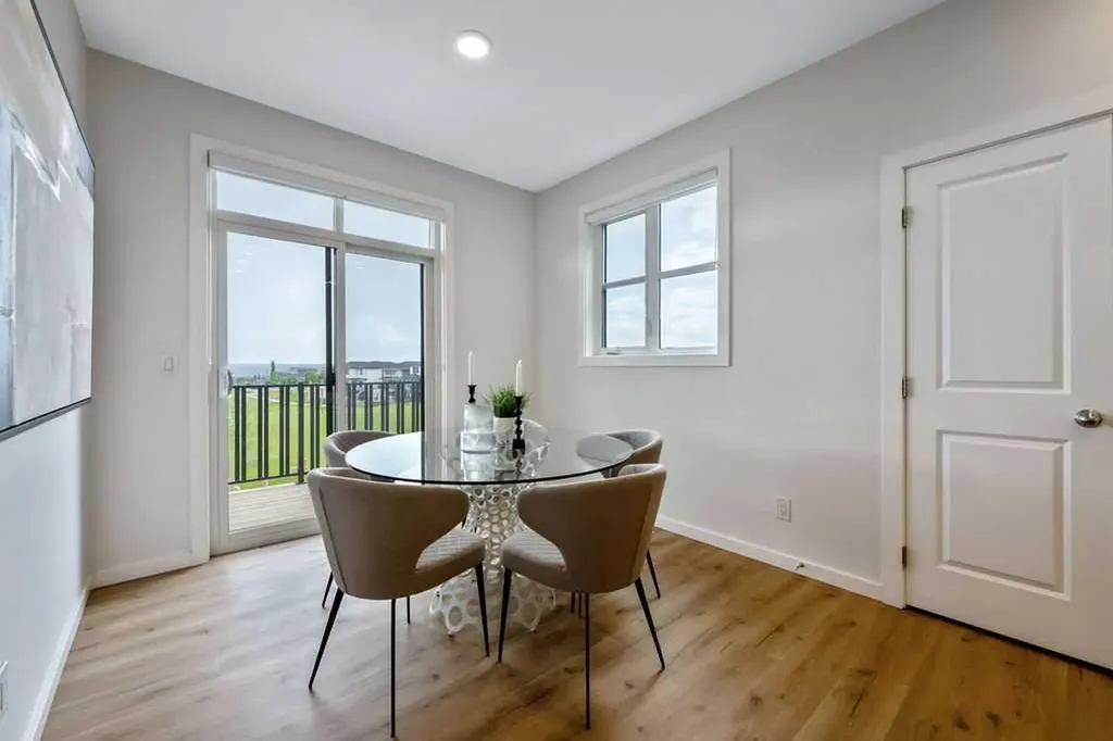 86 Spring Willow Close SW Calgary AB T3H 6E8