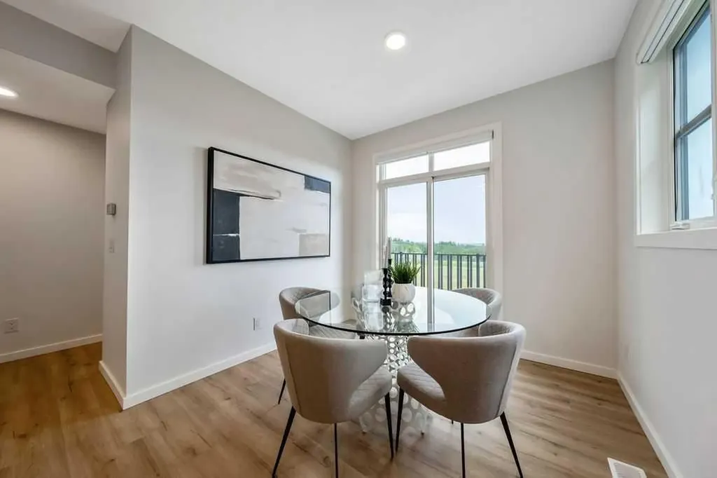 86 Spring Willow Close SW Calgary AB T3H 6E8
