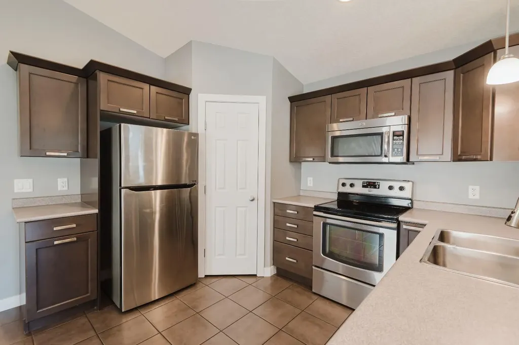11518 73 Grande Prairie AB T8W0K2