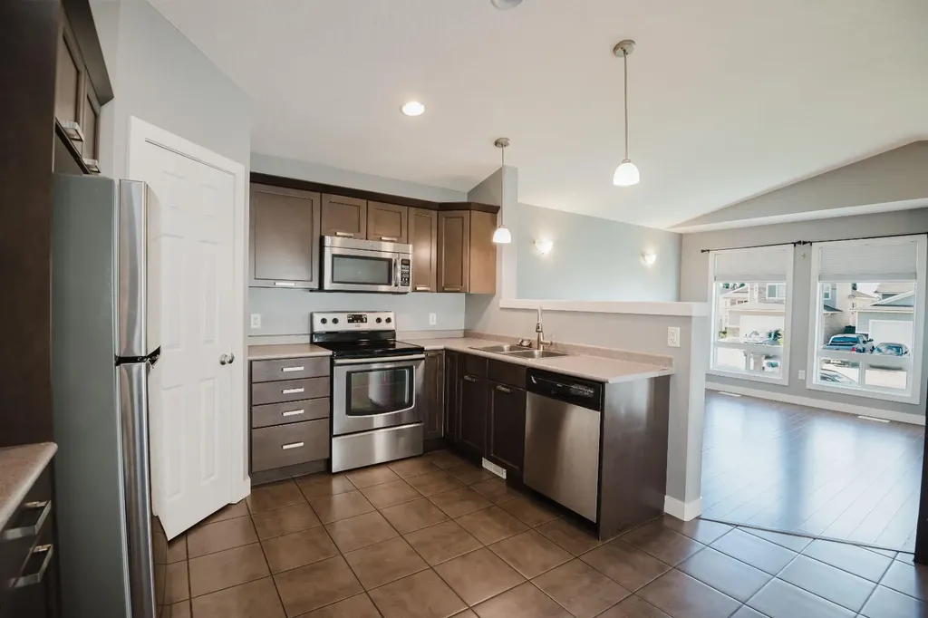 11518 73 Grande Prairie AB T8W0K2