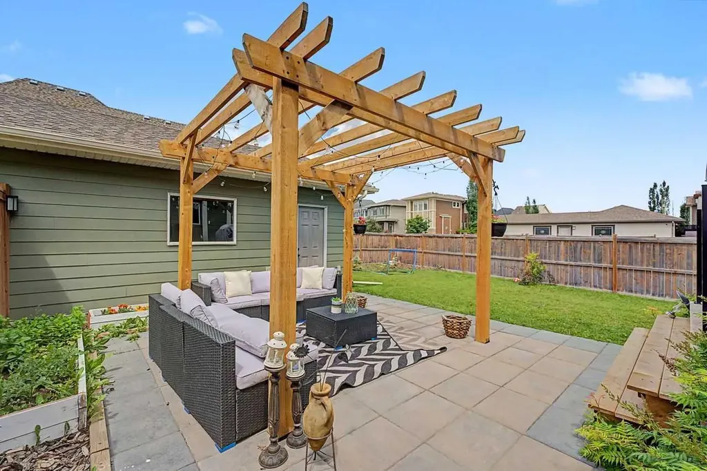 333 Mahogany Boulevard SE Calgary AB T3M 1V1