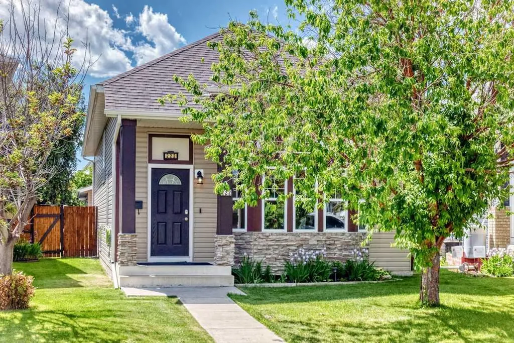 222 Covewood Close NE Calgary AB T3K 5A1