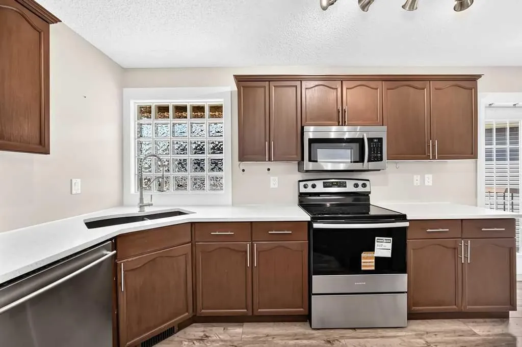 222 Covewood Close NE Calgary AB T3K 5A1