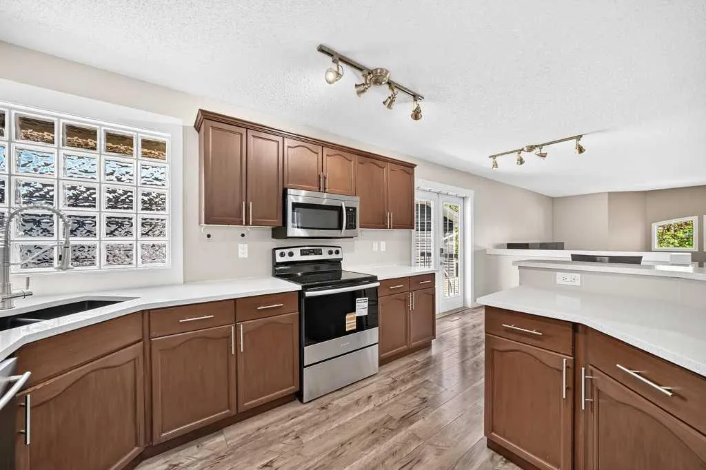 222 Covewood Close NE Calgary AB T3K 5A1