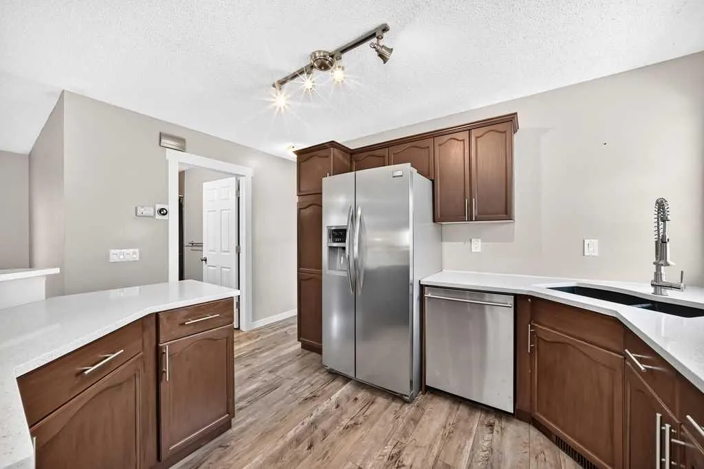 222 Covewood Close NE Calgary AB T3K 5A1