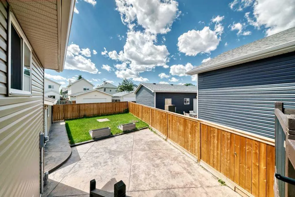 222 Covewood Close NE Calgary AB T3K 5A1