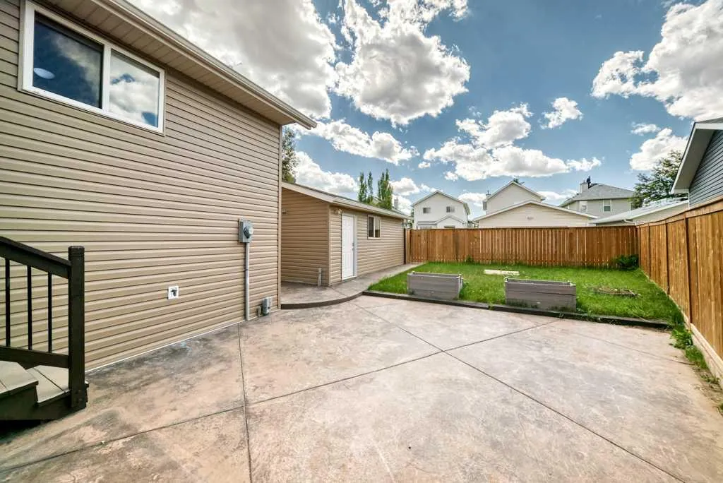 222 Covewood Close NE Calgary AB T3K 5A1