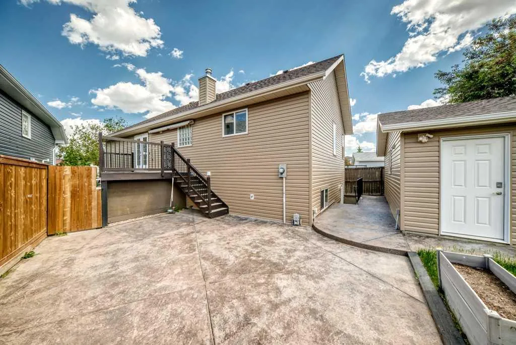 222 Covewood Close NE Calgary AB T3K 5A1