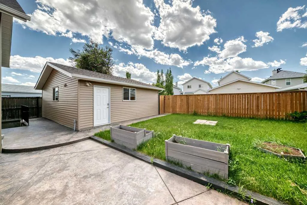 222 Covewood Close NE Calgary AB T3K 5A1
