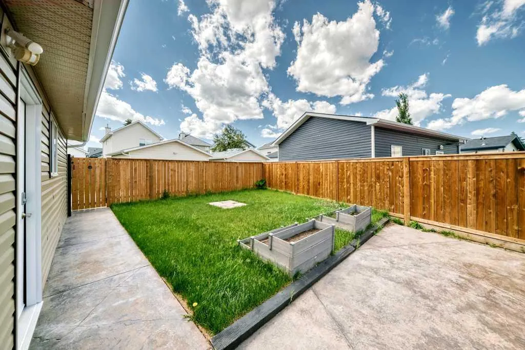 222 Covewood Close NE Calgary AB T3K 5A1
