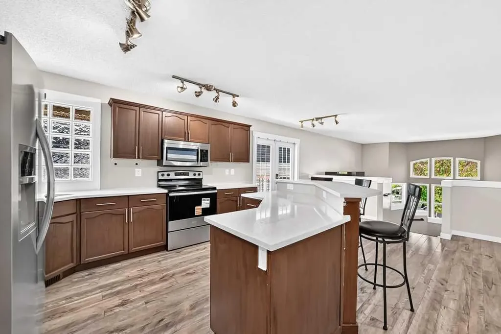 222 Covewood Close NE Calgary AB T3K 5A1