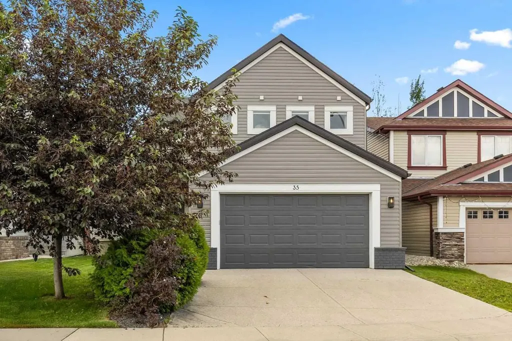 35 Copperleaf Crescent SE Calgary AB T2Z0B9