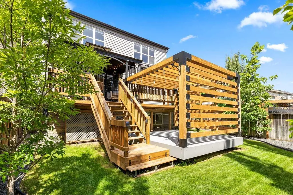 35 Copperleaf Crescent SE Calgary AB T2Z0B9
