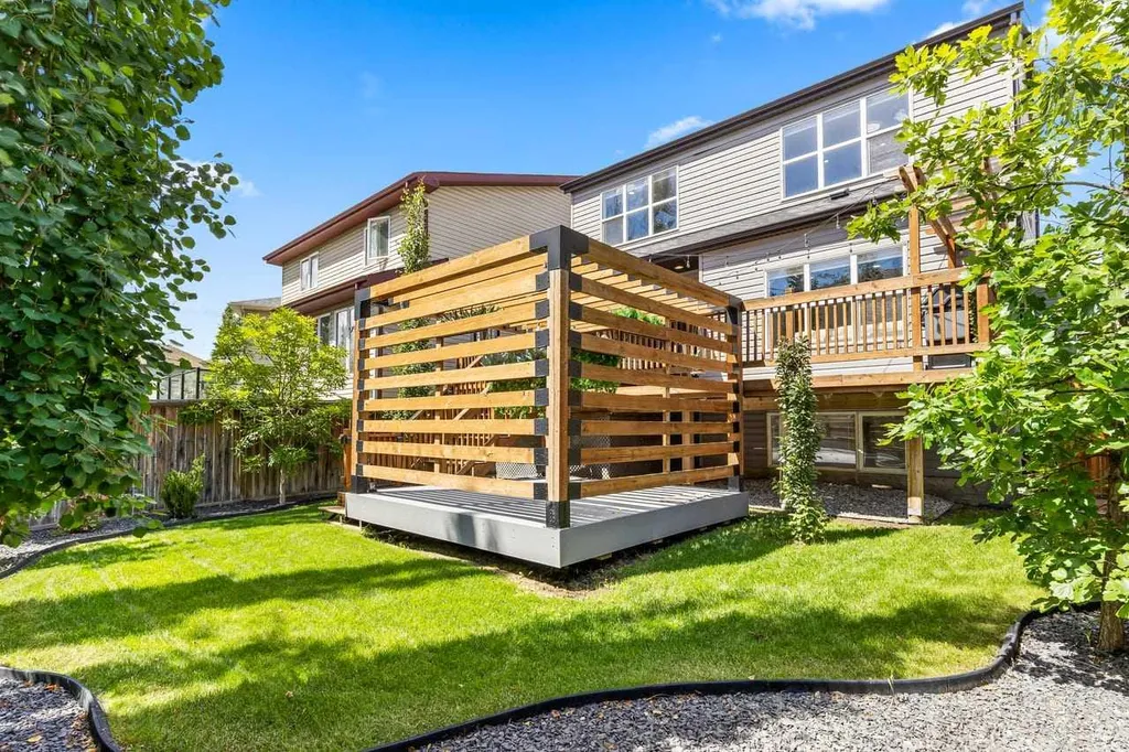 35 Copperleaf Crescent SE Calgary AB T2Z0B9