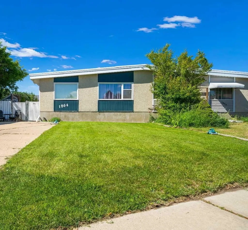 1864 16 Street SE Medicine Hat AB T1A7J7