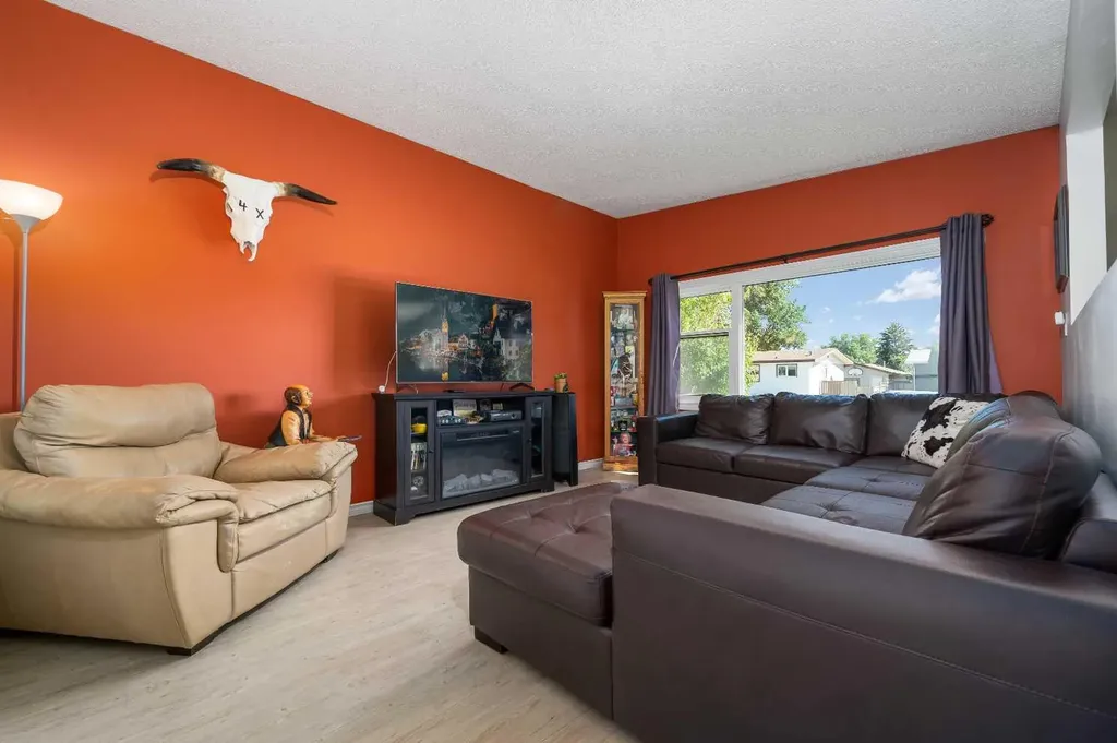 1864 16 Street SE Medicine Hat AB T1A7J7
