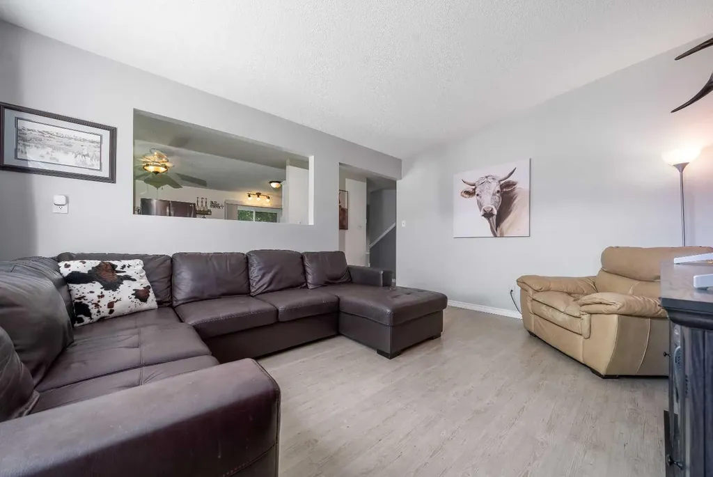 1864 16 Street SE Medicine Hat AB T1A7J7