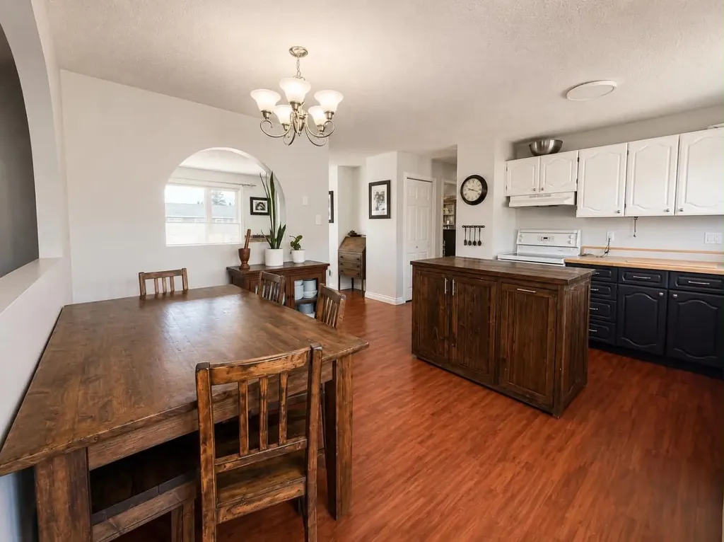 11307 Leonard Street Grande Cache AB T0E 0Y0