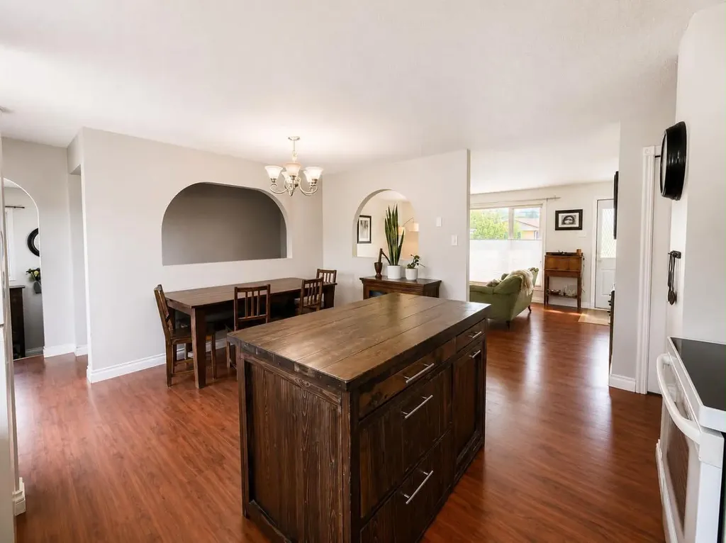 11307 Leonard Street Grande Cache AB T0E 0Y0