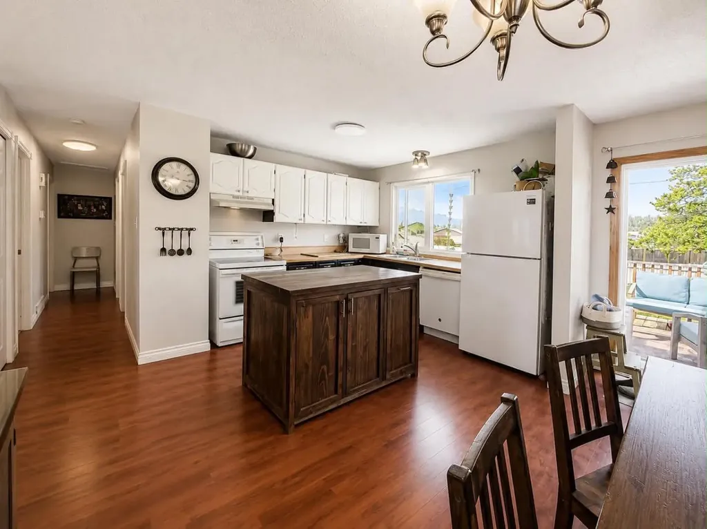 11307 Leonard Street Grande Cache AB T0E 0Y0