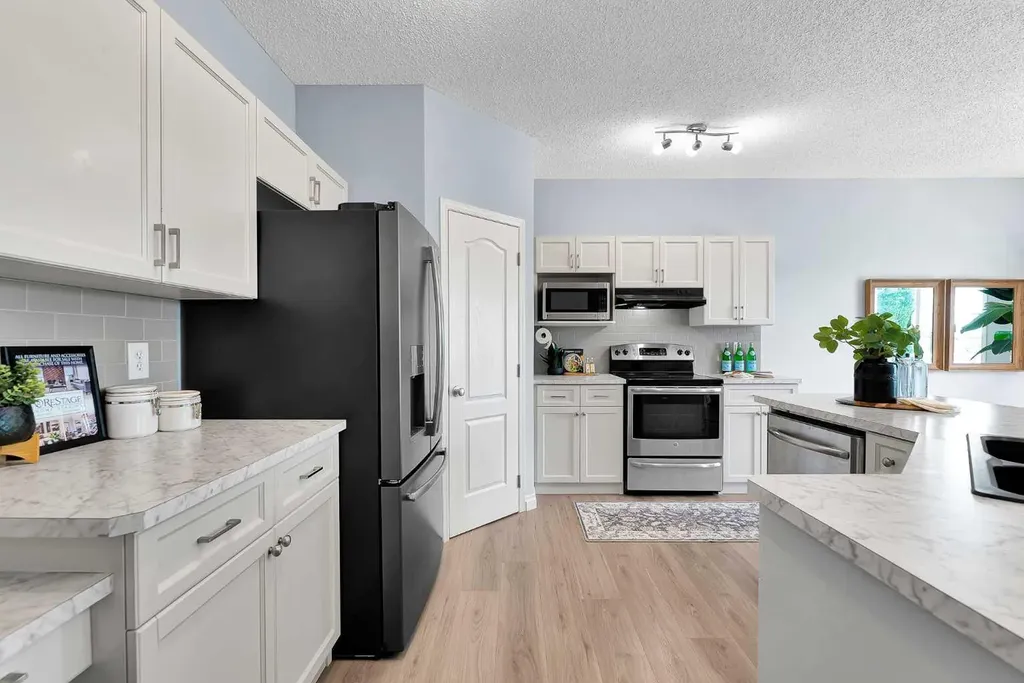 71 Westmount Circle Okotoks AB T1S 0B7